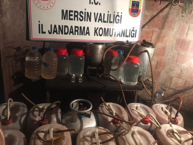 Mersin'de 336 litre sahte içki ele geçirildi